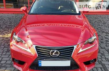 Седан Lexus IS 2015 в 