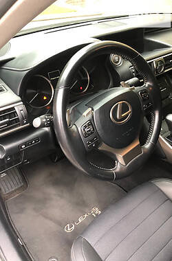 Седан Lexus IS 2017 в 