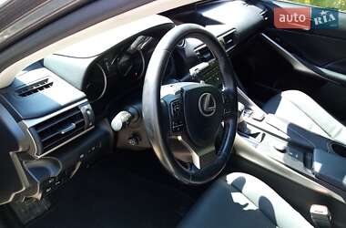 Седан Lexus IS 2017 в Новому Бузі