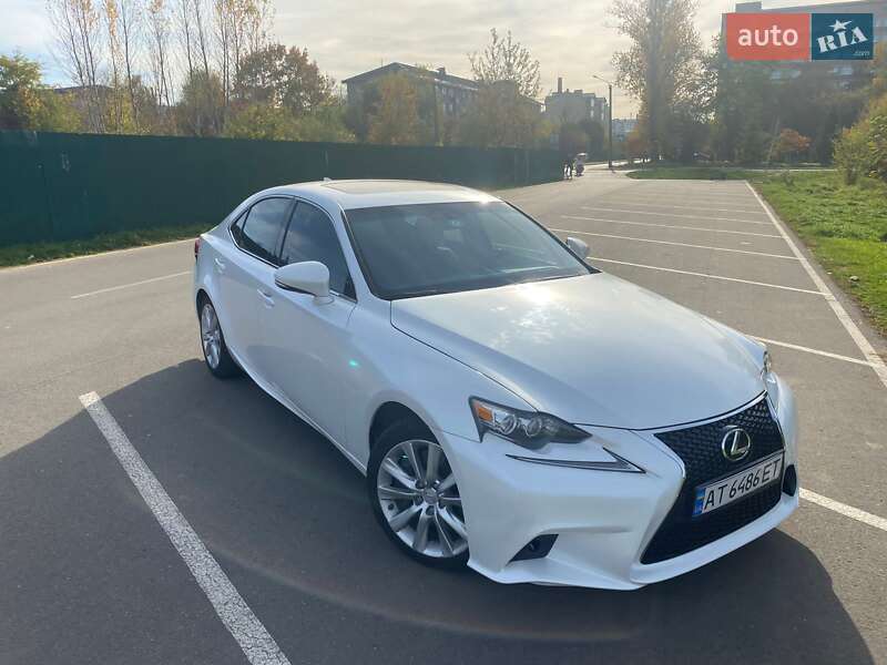 Lexus IS 2015