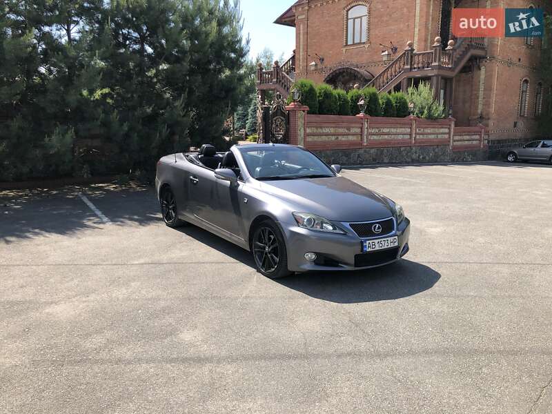 Седан Lexus IS 2014 в Гнивани