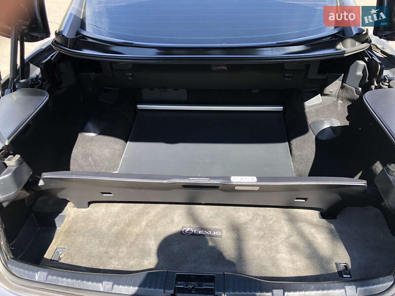 Седан Lexus IS 2014 в Гнивани