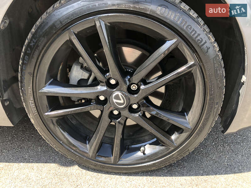 Седан Lexus IS 2014 в Гнивани