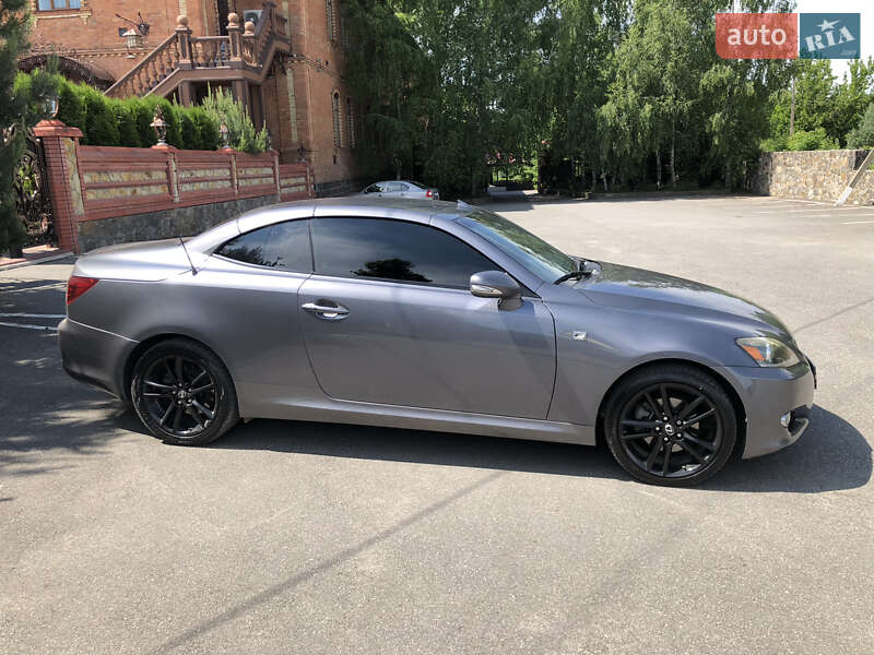 Седан Lexus IS 2014 в Гнивани