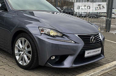 Седан Lexus IS 2016 в 