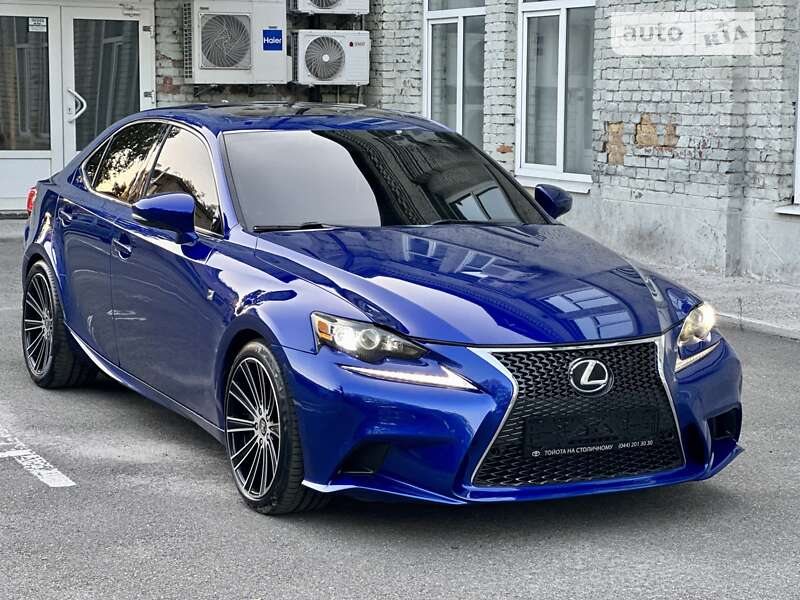 Седан Lexus IS 2016 в Киеве