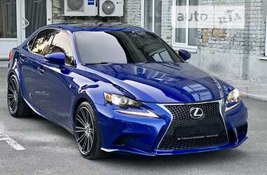 Седан Lexus IS 2016 в 