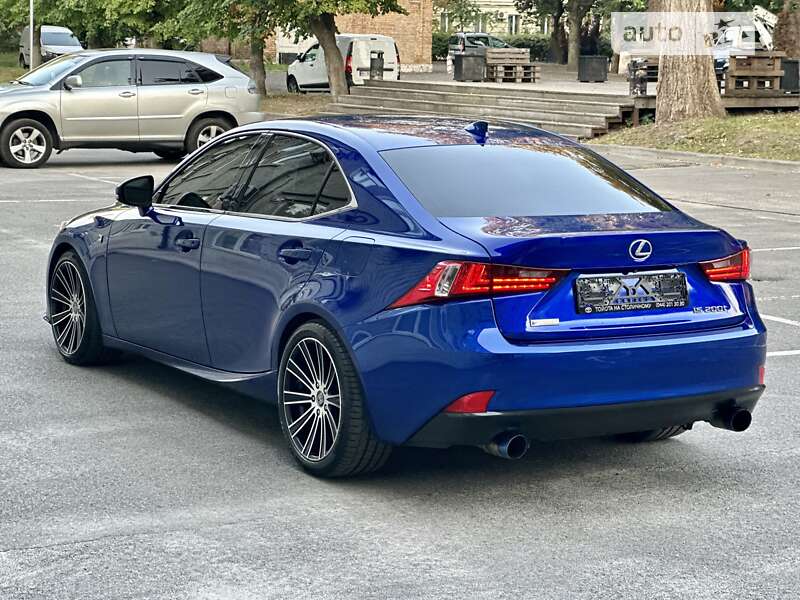 Седан Lexus IS 2016 в Киеве