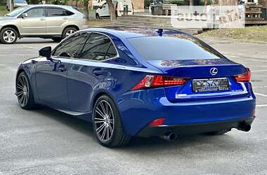 Седан Lexus IS 2016 в 