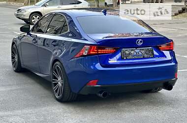 Седан Lexus IS 2016 в 