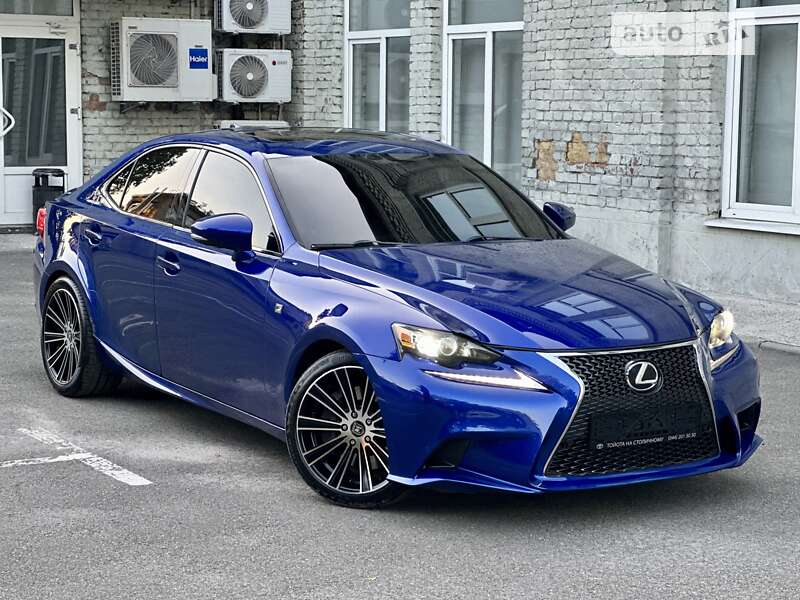 Седан Lexus IS 2016 в Киеве