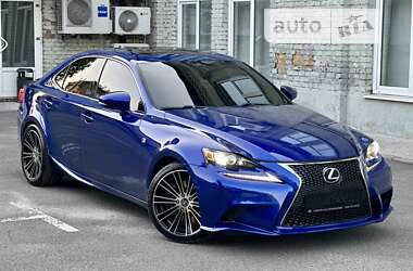 Седан Lexus IS 2016 в 