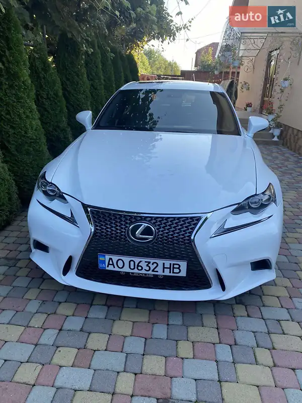 Lexus IS 2014