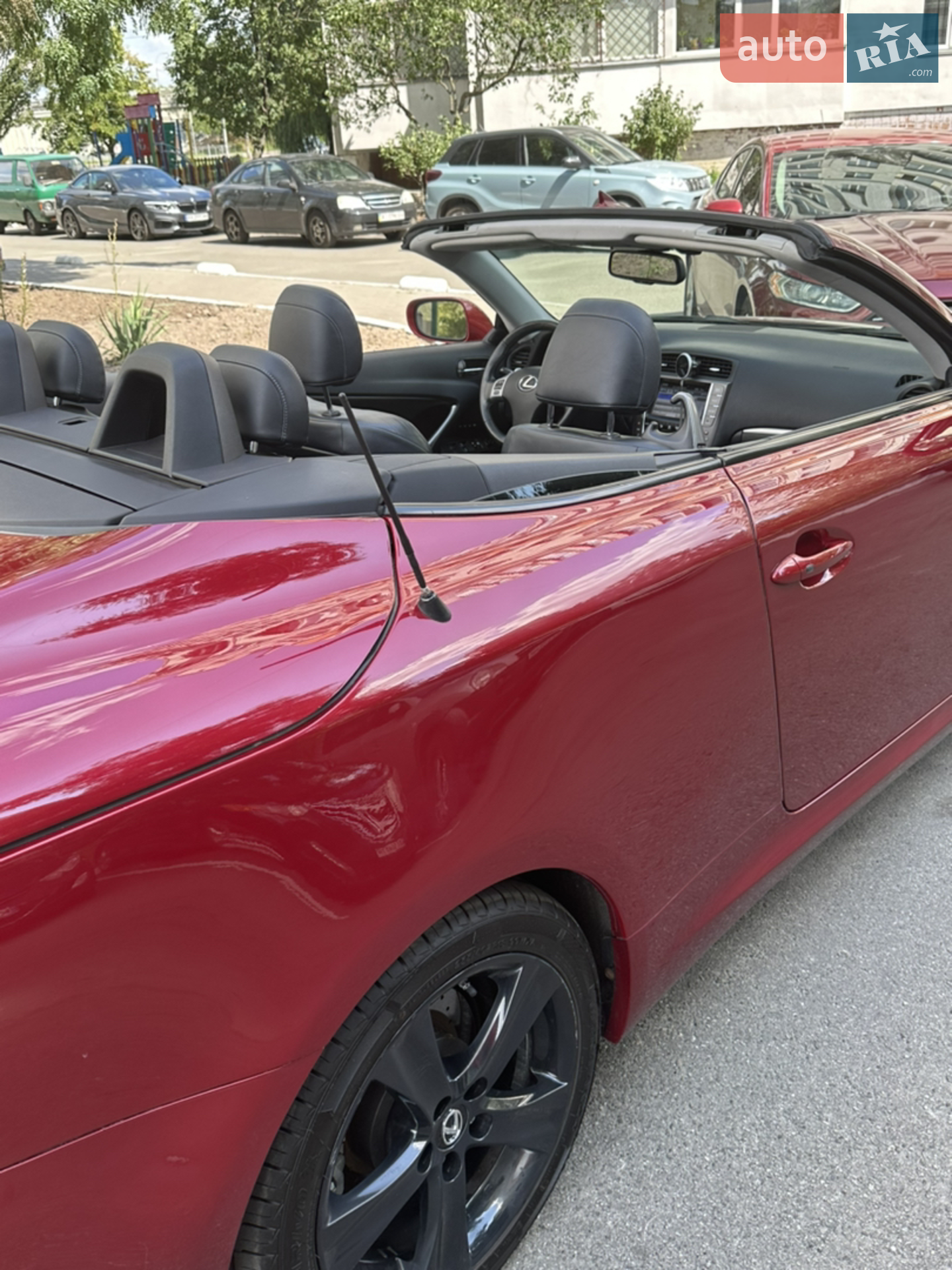 2012 Lexus IS - мініатюра 3
