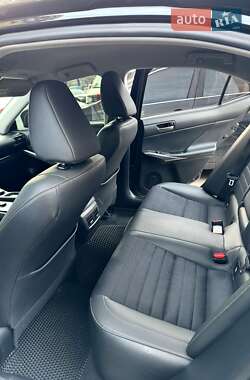 Седан Lexus IS 2017 в Києві