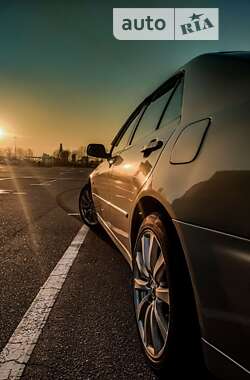 Седан Lexus IS 2000 в 