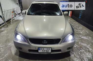Седан Lexus IS 2000 в 