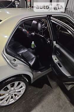 Седан Lexus IS 2000 в 
