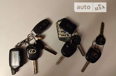 Седан Lexus IS 2000 в 