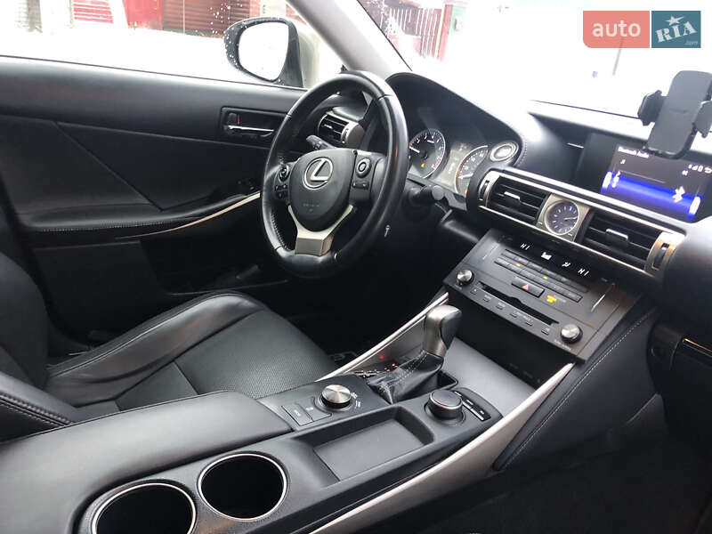 Седан Lexus IS 2014 в Киеве