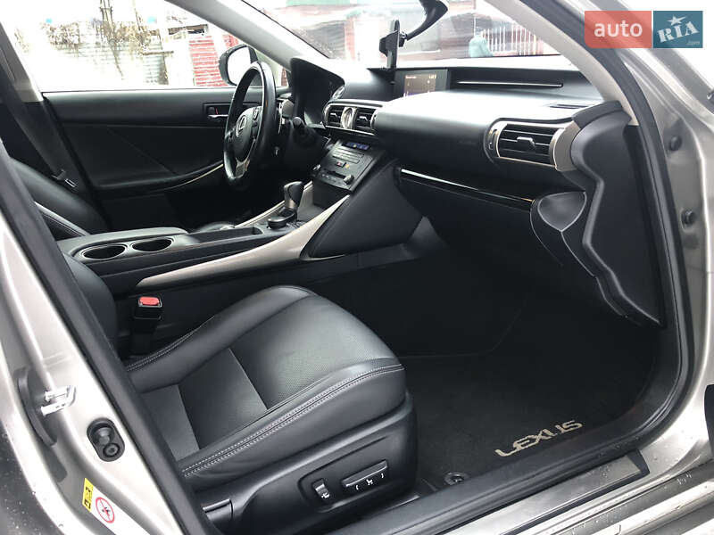Седан Lexus IS 2014 в Киеве