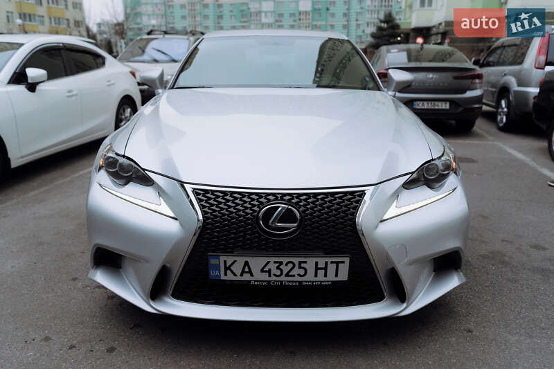 Седан Lexus IS 2013 в Киеве