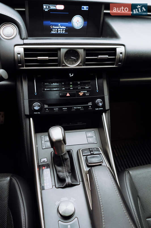 Седан Lexus IS 2013 в Киеве