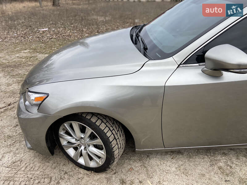 Седан Lexus IS 2013 в Полтаве