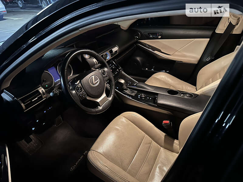 Седан Lexus IS 2013 в Києві фото 46 Седан Lexus IS 2013 в Києві