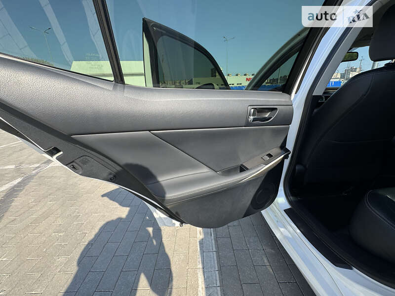 Седан Lexus IS 2013 в Одессе фото 35 Седан Lexus IS 2013 в Одессе