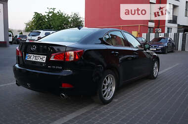 Седан Lexus IS 2011 в Буче