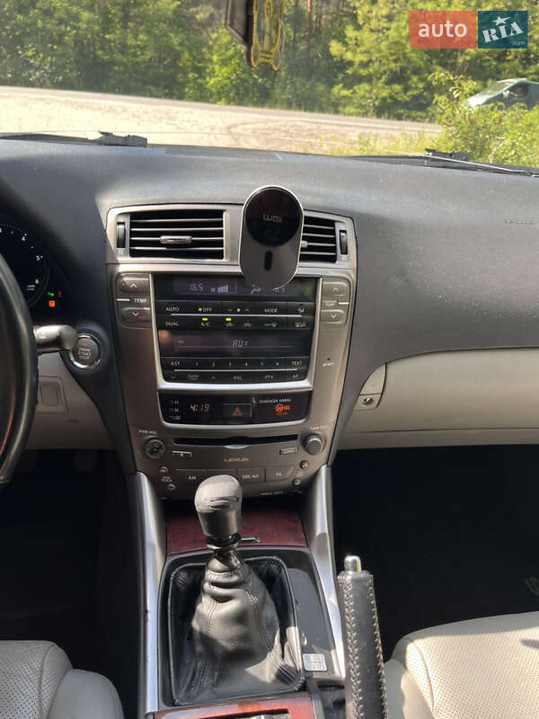 Седан Lexus IS 2007 в Жовкві