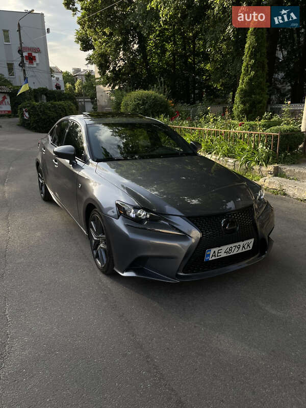 Седан Lexus IS 2014 в Дніпрі