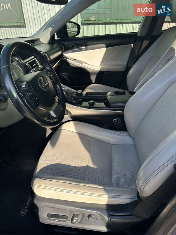 Седан Lexus IS 2014 в Одессе