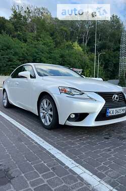 Седан Lexus IS 2015 в Киеве