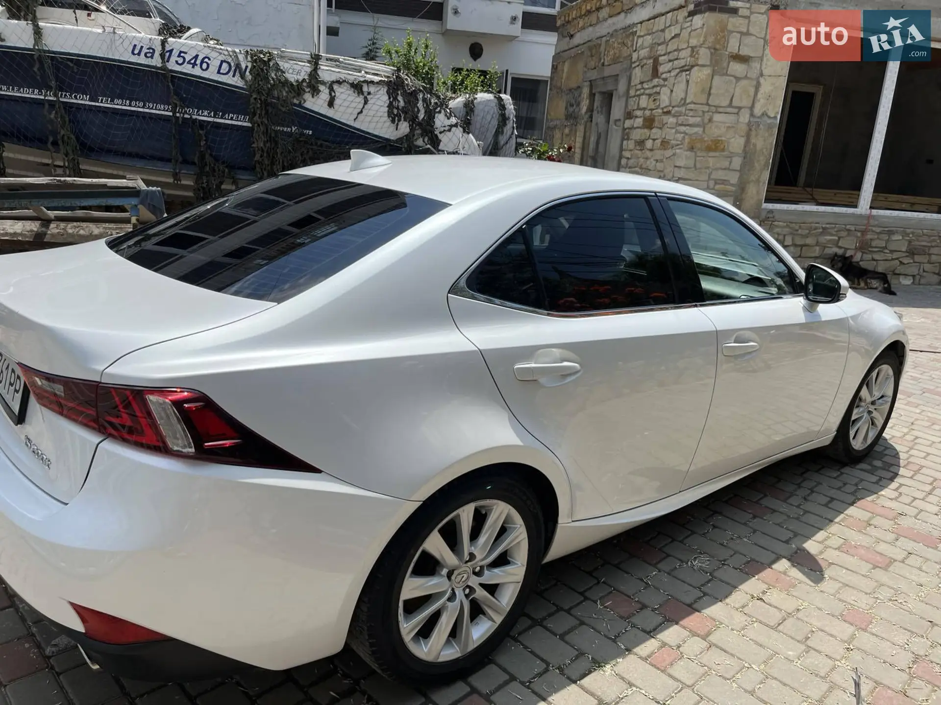 2016 Lexus IS - мініатюра 2
