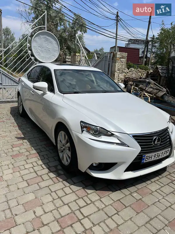 Lexus IS 2016
