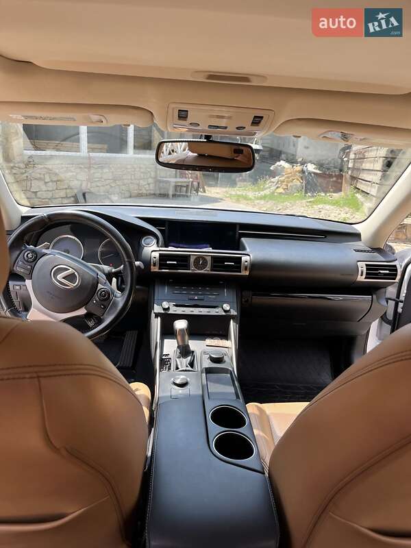 Седан Lexus IS 2016 в Одессе фото 8 Седан Lexus IS 2016 в Одессе