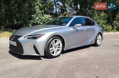 Седан Lexus IS 2021 в 