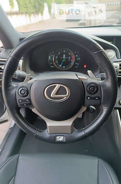 Седан Lexus IS 2016 в 
