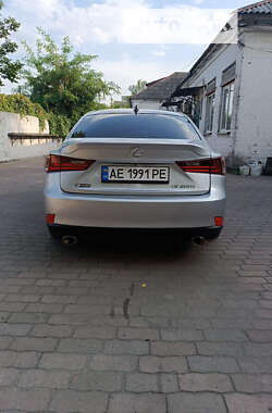 Седан Lexus IS 2016 в 