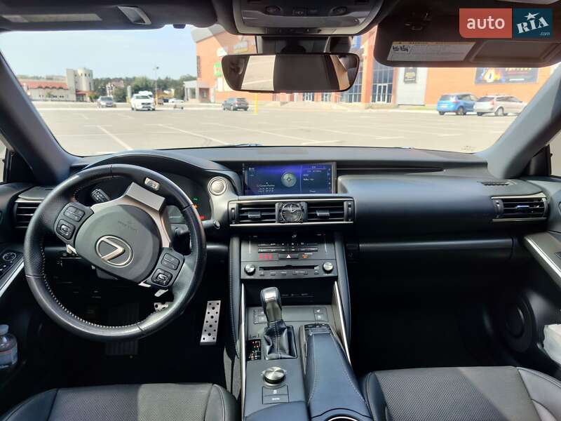 Седан Lexus IS 2018 в Киеве
