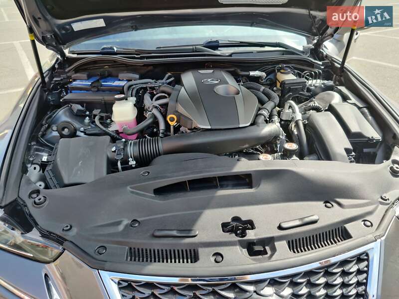 Седан Lexus IS 2018 в Киеве
