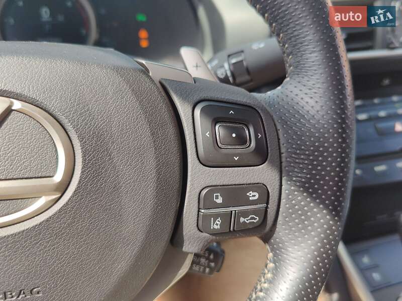 Седан Lexus IS 2018 в Киеве