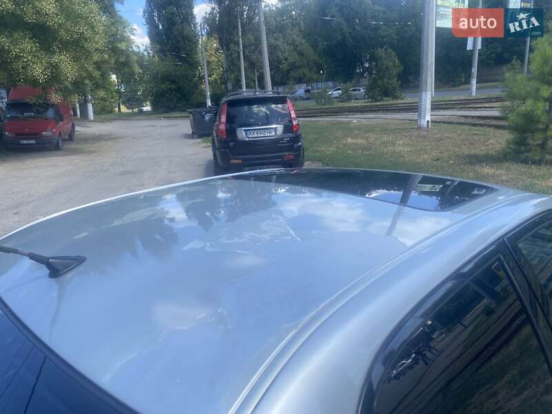 Седан Lexus IS 2002 в Фонтанке