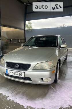 Седан Lexus IS 2002 в Фонтанці