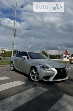 Седан Lexus IS 2013 в Виннице