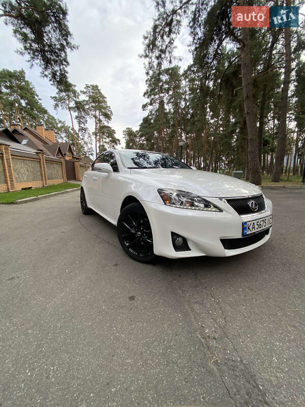 Седан Lexus IS 2012 в Чернігові