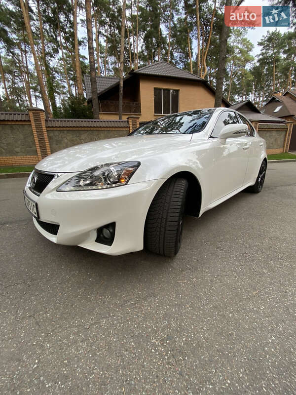 Седан Lexus IS 2012 в Києві