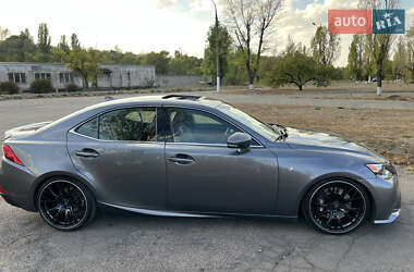 Седан Lexus IS 2014 в 
